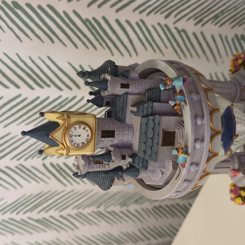 Disney Cinderella Musical Lightup Hour Glass - Picture 2 of 9